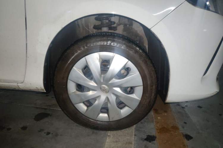Used Toyota Vios 2017 1.5L Manual Trend Edition Right Front Wheel Hub