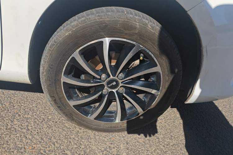Used Toyota Vios 2017 1.5L Manual Trend Edition Right Front Wheel Hub