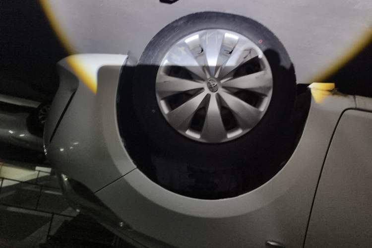 Used Toyota Vios 2017 1.5L Manual Trend Edition Right Front Wheel Hub