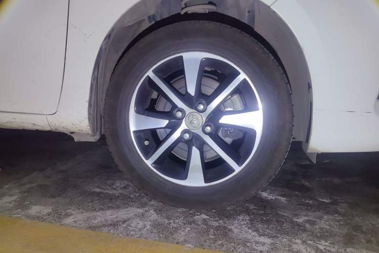 Used Toyota Vios 2017 1.5L CVT Innovation Edition Right Front Wheel Hub