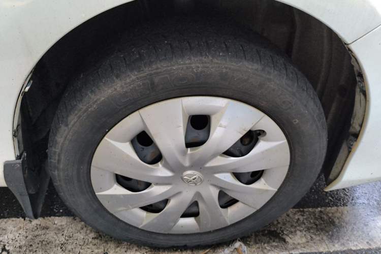 Used Toyota Vios 2017 1.5L Manual Trend Edition Right Front Wheel Hub