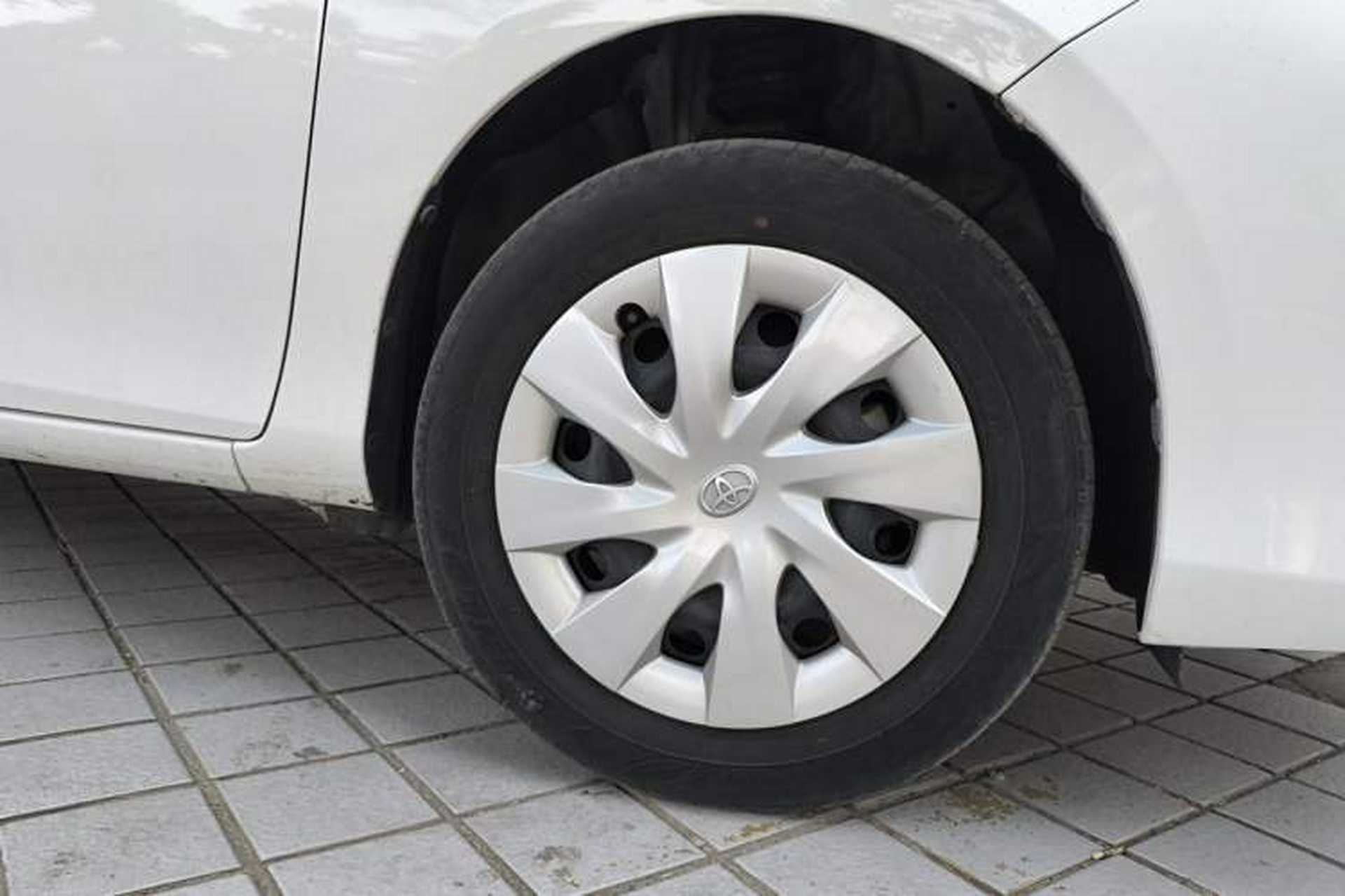 Used Toyota Vios 2017 1.5L Manual Trend Edition Right Front Wheel Hub
