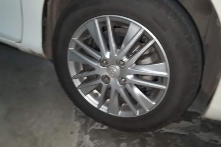 Used Toyota Vios 2017 1.5L Manual Trend Edition Right Front Wheel Hub