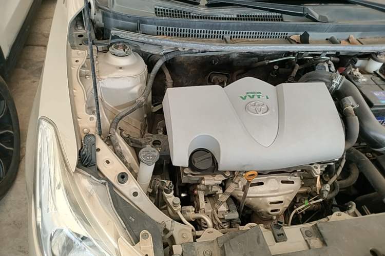 Used Toyota Vios 2017 1.3L Manual Front-Drive Version Engine Bay Right