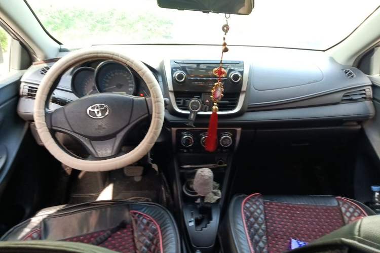 Used Toyota Vios 2019 1.5L CVT Innovation Edition Center Console