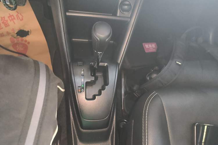 Used Toyota Vios 2019 1.5L CVT Innovation Edition Gear Lever