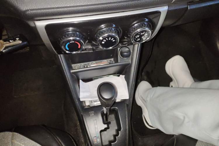 Used Toyota Vios 2019 1.5L CVT Innovation Edition Gear Lever