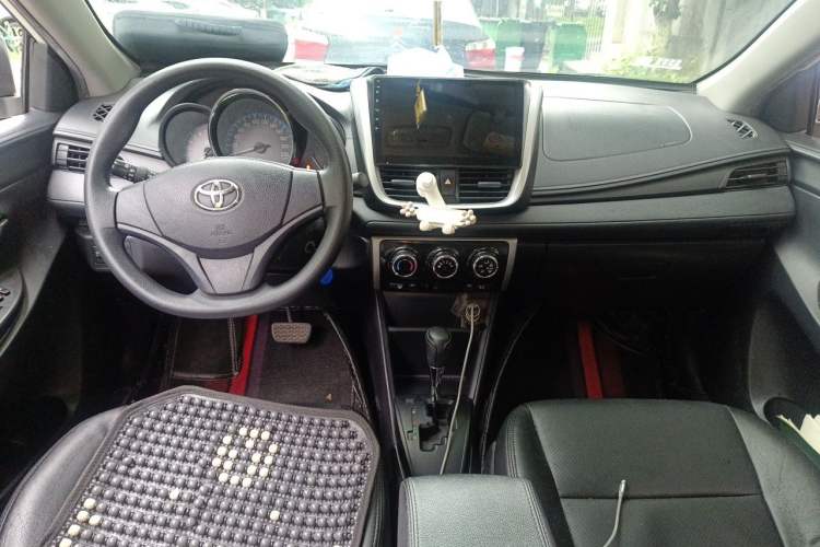 Used Toyota Vios 2019 1.5L CVT Innovation Edition Center Console