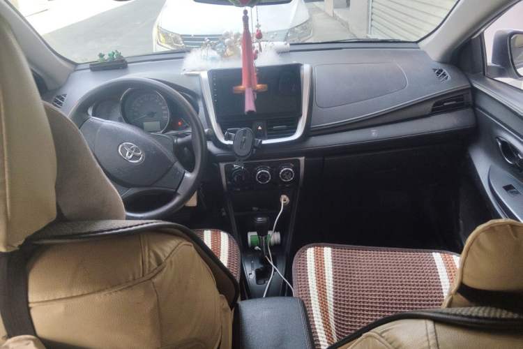Used Toyota Vios 2019 1.5L CVT Innovation Edition Center Console
