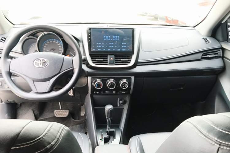 Used Toyota Vios 2019 1.5L CVT Innovation Edition Center Console