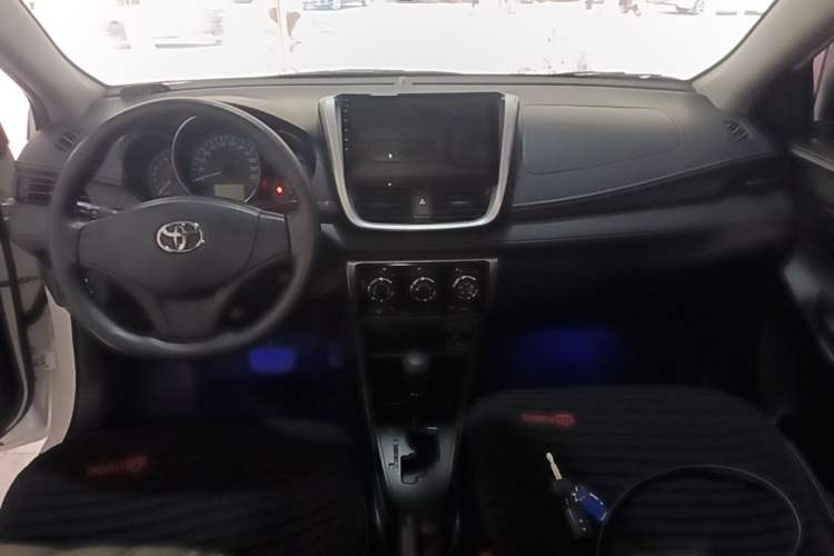 Used Toyota Vios 2019 1.5L CVT Innovation Edition Center Console