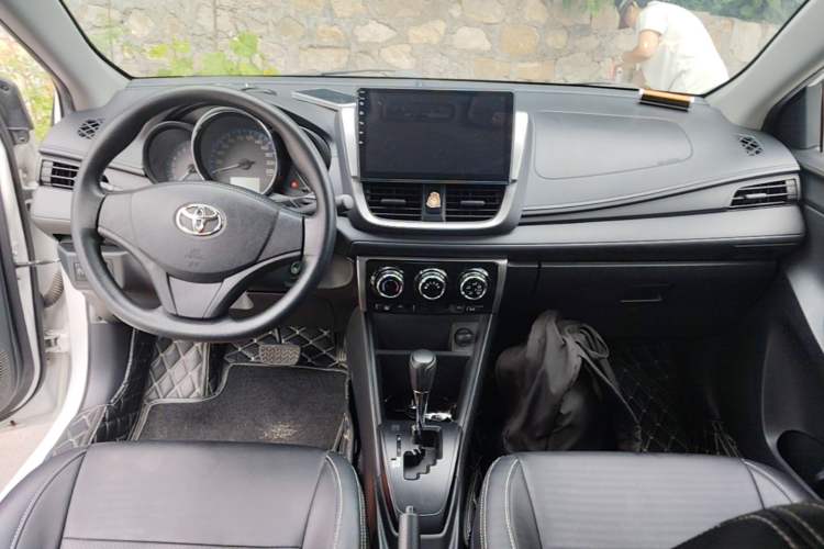 Used Toyota Vios 2019 1.5L CVT Innovation Edition Center Console