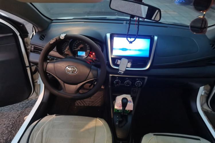Used Toyota Vios 2019 1.5L CVT Innovation Edition Center Console