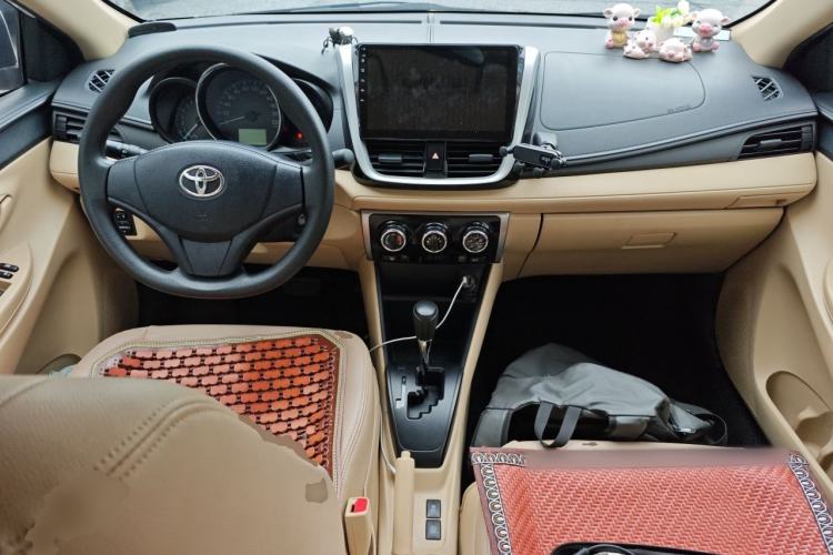 Used Toyota Vios 2019 1.5L CVT Innovation Edition Center Console