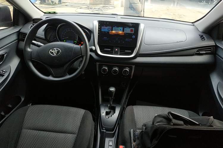 Used Toyota Vios 2019 1.5L CVT Innovation Edition Center Console