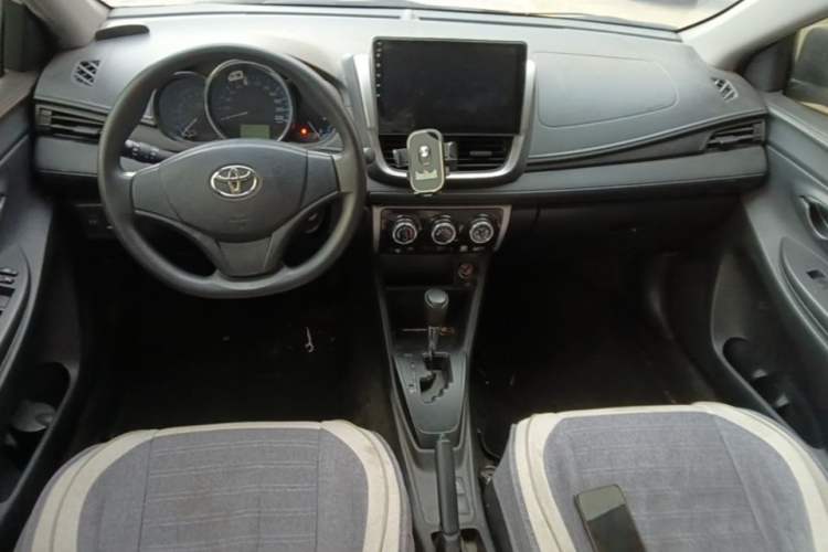 Used Toyota Vios 2019 1.5L CVT Innovation Edition Center Console