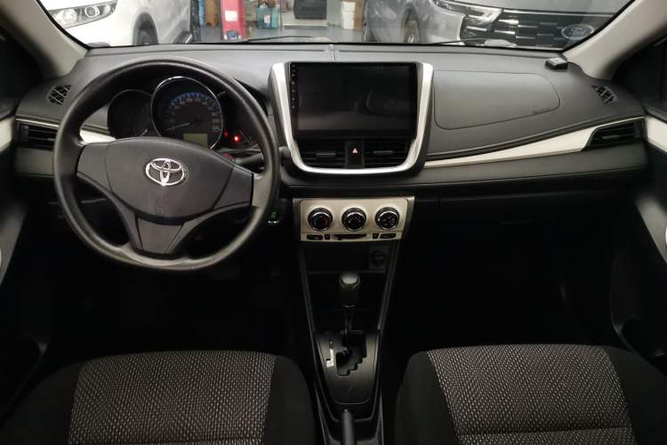 Used Toyota Vios 2019 1.5L CVT Comfort Edition Center Console
