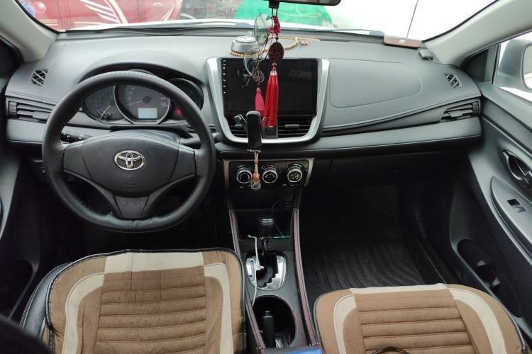 Used Toyota Vios 2019 1.5L CVT Innovation Edition Center Console
