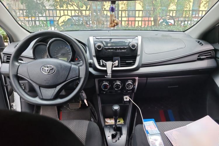 Used Toyota Vios 2019 1.5L CVT Innovation Edition Center Console