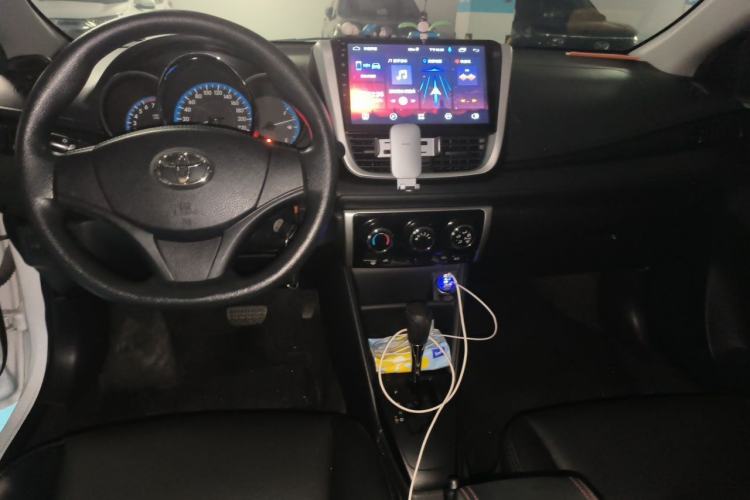 Used Toyota Vios 2019 1.5L CVT Innovation Edition Center Console