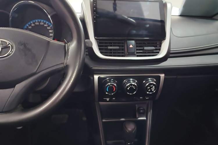 Used Toyota Vios 2019 1.5L CVT Innovation Edition Center Console