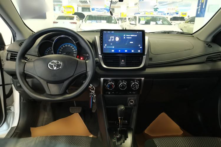 Used Toyota Vios 2019 1.5L CVT Innovation Edition Center Console