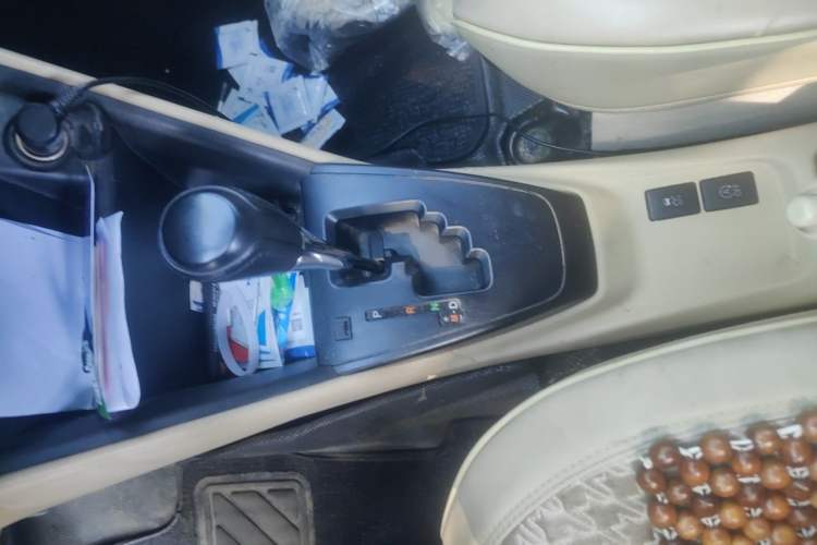 Used Toyota Vios 2019 1.5L CVT Innovation Edition Gear Lever