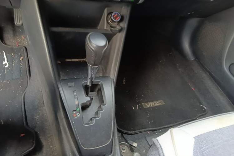 Used Toyota Vios 2019 1.5L CVT Innovation Edition Gear Lever