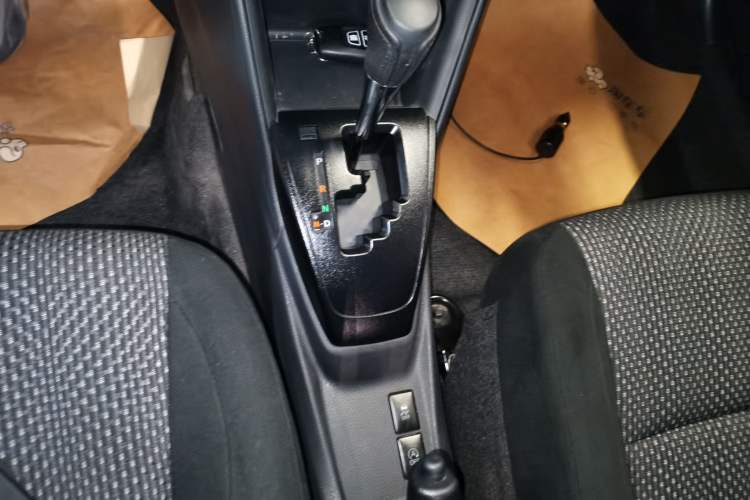Used Toyota Vios 2019 1.5L CVT Innovation Edition Gear Lever