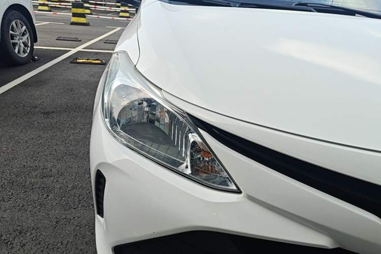 Used Toyota Vios 2019 1.5L Manual Trend Edition Right Front Headlight