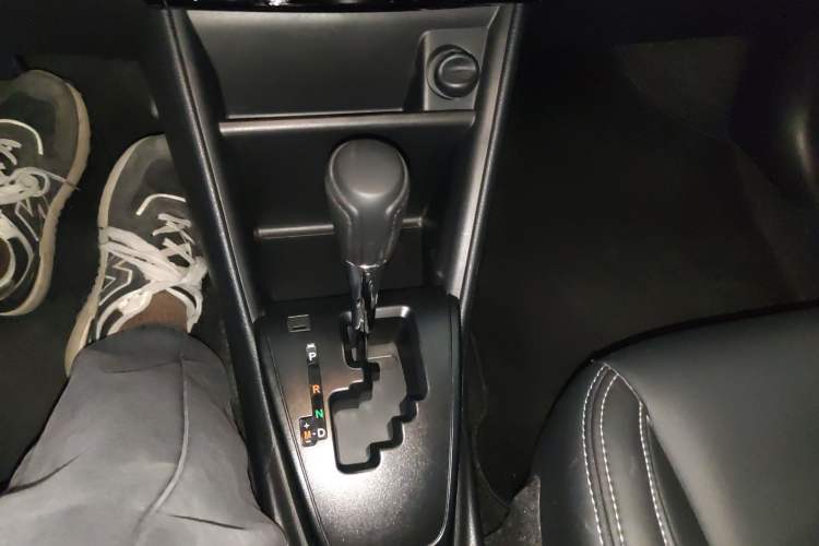 Used Toyota Vios 2021 1.5L CVT Innovation Edition Gear Lever
