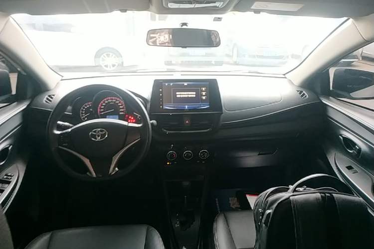 Used Toyota Vios 2021 1.5L CVT Innovation Edition Center Console
