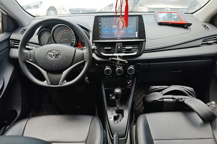 Used Toyota Vios 2021 1.5L CVT Innovation Edition Center Console