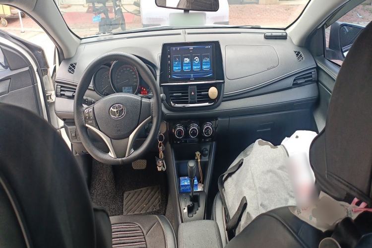 Used Toyota Vios 2021 1.5L CVT Innovation Edition Center Console
