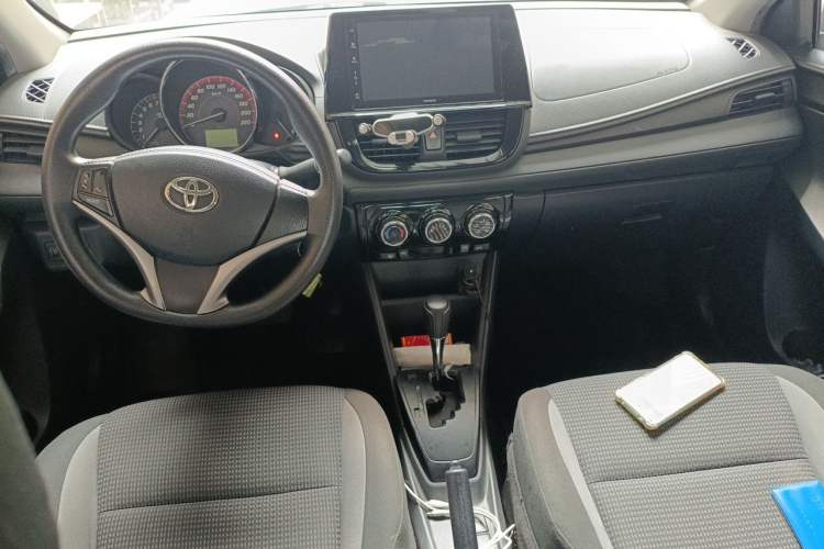 Used Toyota Vios 2021 1.5L CVT Innovation Edition Center Console
