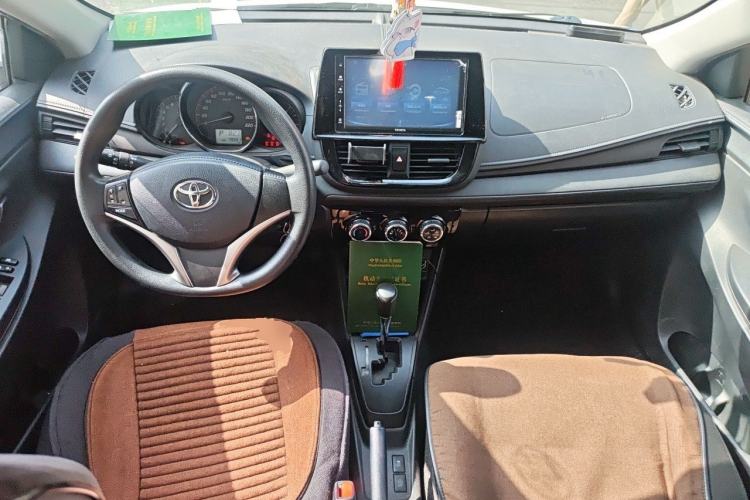 Used Toyota Vios 2021 1.5L CVT Innovation Edition Center Console