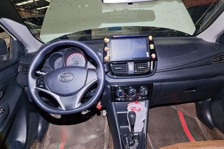 Used Toyota Vios 2021 1.5L CVT Innovation Edition Center Console