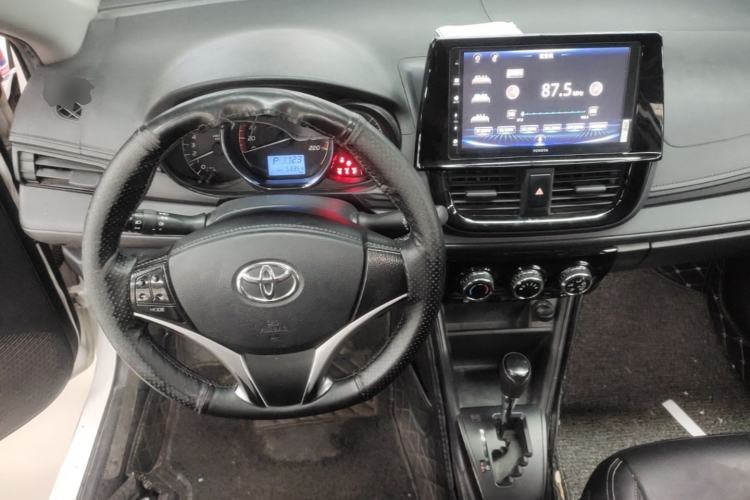 Used Toyota Vios 2021 1.5L CVT Innovation Edition Center Console