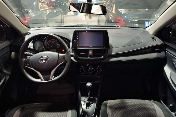Used Toyota Vios 2021 1.5L CVT Innovation Edition Center Console
