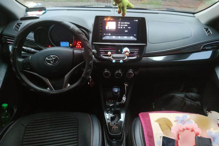 Used Toyota Vios 2021 1.5L CVT Innovation Edition Center Console