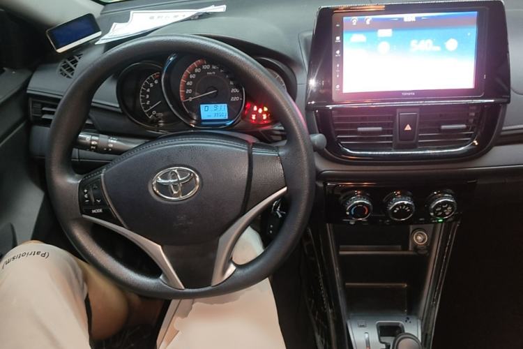 Used Toyota Vios 2021 1.5L CVT Innovation Edition Center Console
