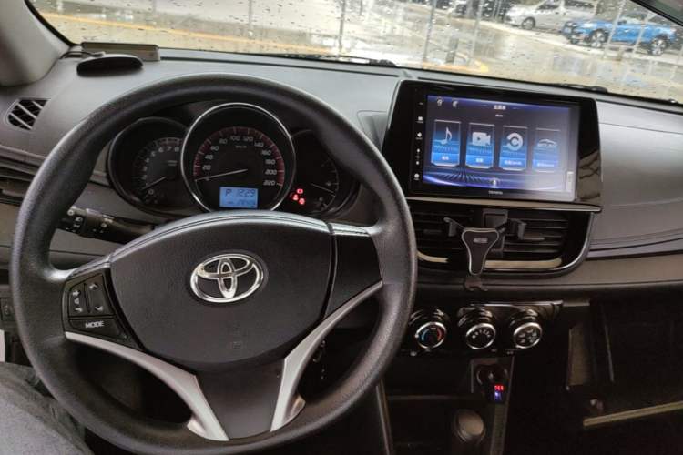 Used Toyota Vios 2021 1.5L CVT Innovation Edition Center Console