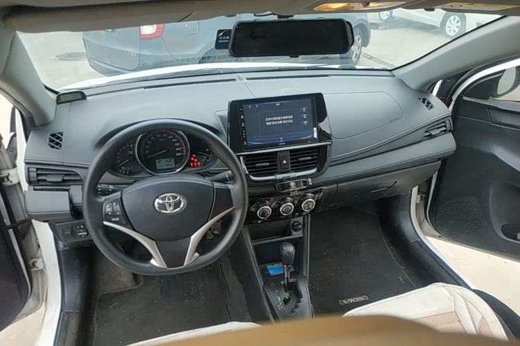 Used Toyota Vios 2021 1.5L CVT Innovation Edition Center Console