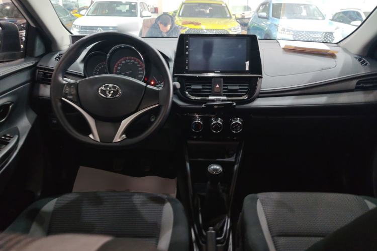 Used Toyota Vios 2021 1.5L Manual Trend Edition Center Console