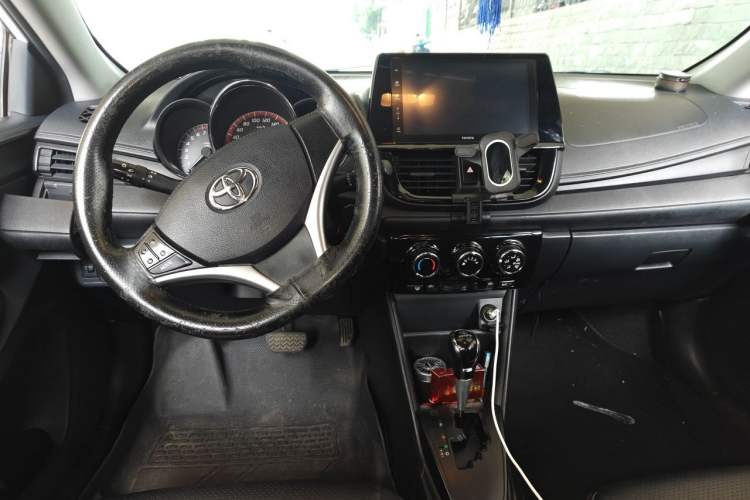 Used Toyota Vios 2021 1.5L CVT Innovation Edition Center Console