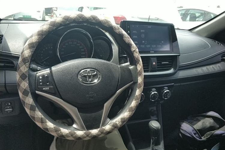 Used Toyota Vios 2021 1.5L CVT Comfort Edition Center Console