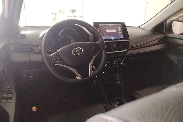Used Toyota Vios 2021 1.5L CVT Innovation Edition Center Console