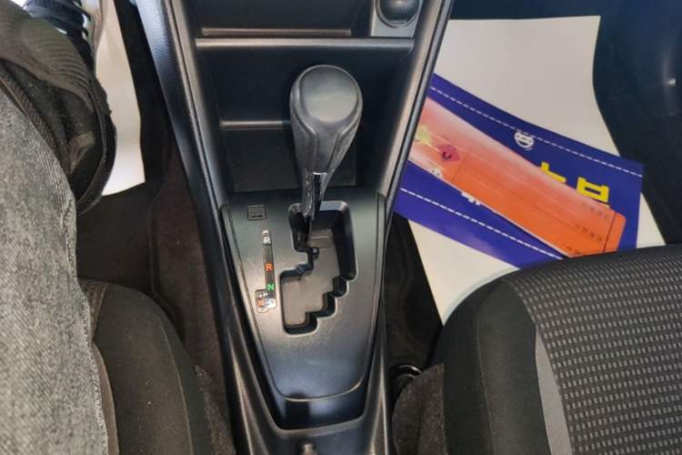 Used Toyota Vios 2021 1.5L CVT Innovation Edition Gear Lever