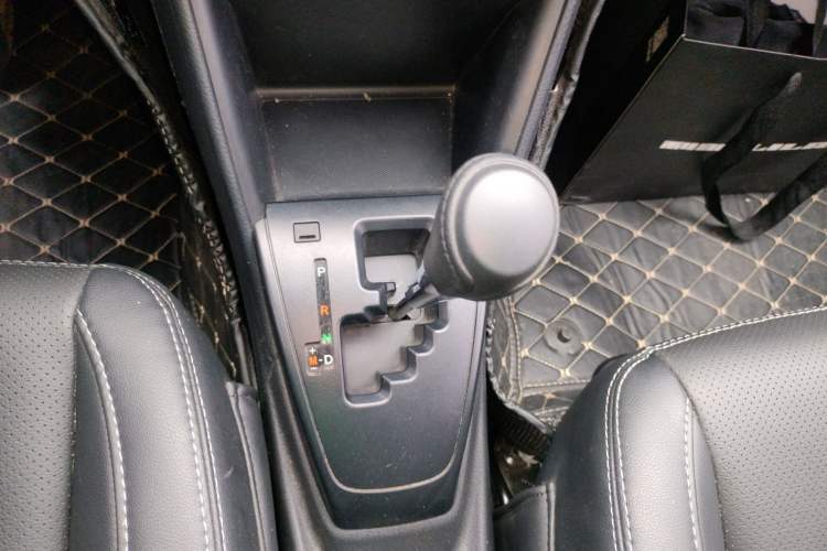 Used Toyota Vios 2021 1.5L CVT Innovation Edition Gear Lever
