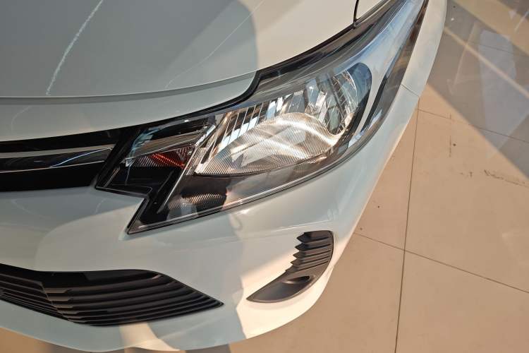 Used Toyota Vios 2021 1.5L CVT Innovation Edition Left Front Headlight